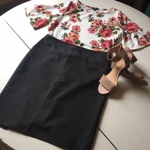 DONATING SOON! Ann Taylor Pencil Skirt